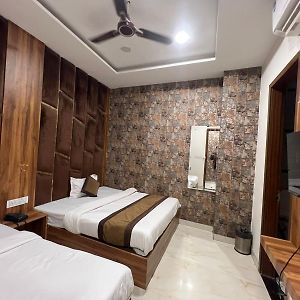 Hotel G S Grand Amritsar 200 Mtr From Golden Temple - Best Budget Friendly Hotel